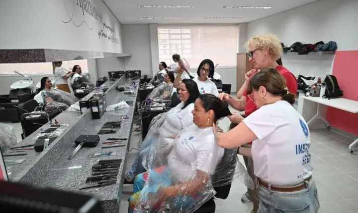 Evento em Santos terá corte gratuito para doação de cabelos a mulheres com câncer