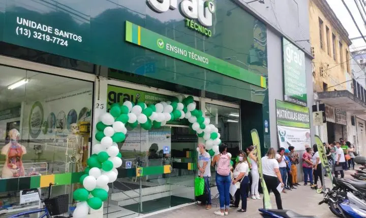 Feira de Empregabilidade do Grau Técnico Santos conecta candidatos a vagas, estágios e novas oportunidades