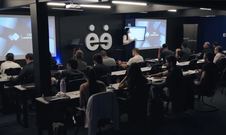 Formação para negociadores de empresas é lançada no Brasil