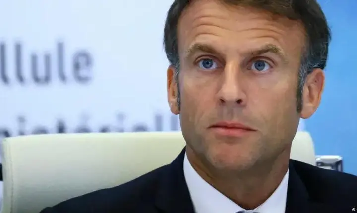 França proíbe redes sociais para menores de 15 anos