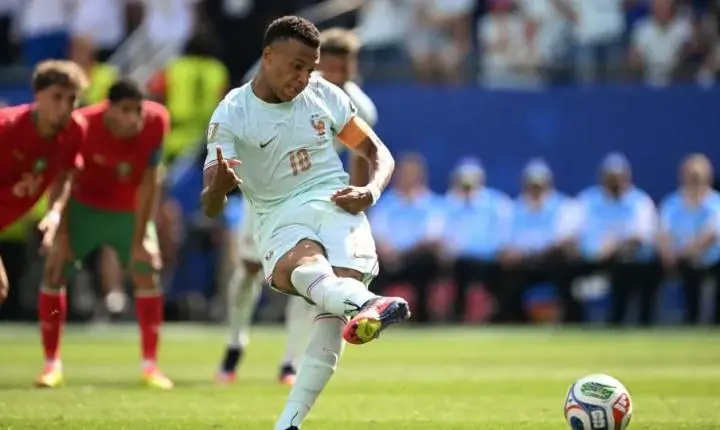 França vence Marrocos e é a primeira semi-finalista da Copa do Mundo