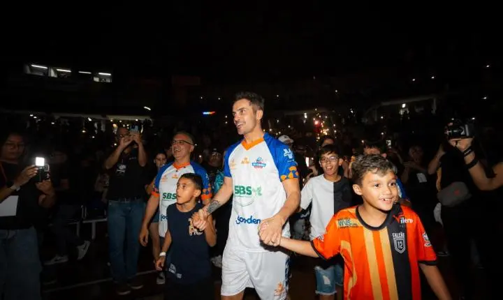Futsal com Falcão marca evento no Poliesportivo, celebra aniversário de São Bernardo e arrecada 5 toneladas de alimentos