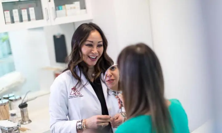 Galderma lança campanha “Acorde pronta com Restylane”