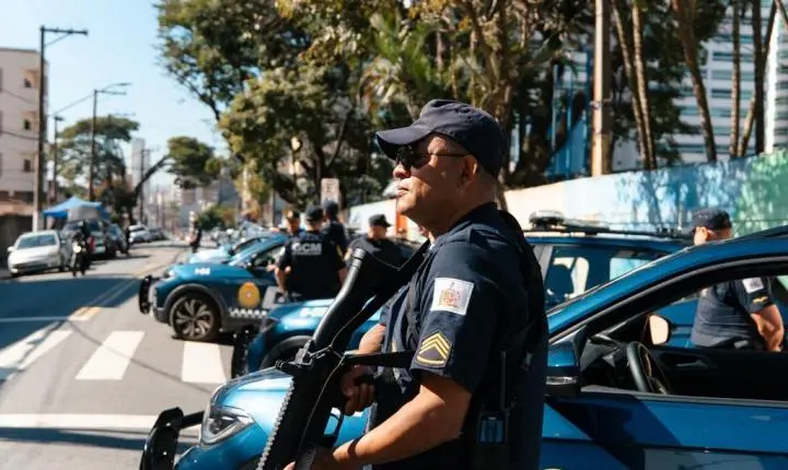 GCM de São Bernardo contém motociclista após desobediência durante fiscalização no Alves Dias
