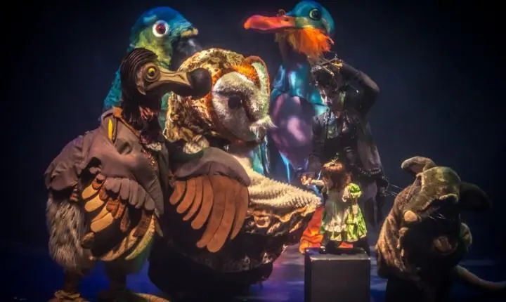 Giramundo apresenta “Alice no País das Maravilhas” com experiência multimídia para todas as idades