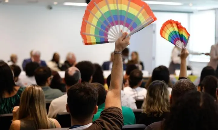 Governo diz que vai acertar salários do programa Rio Sem LGBTIfobia