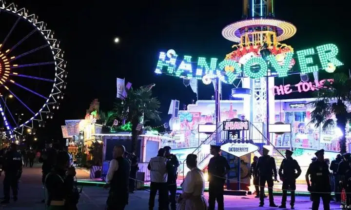 Homem morre em acidente com brinquedo da Oktoberfest 