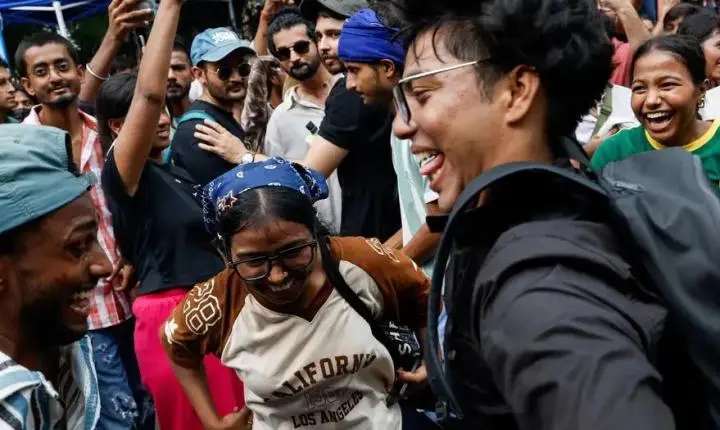 Índia: Estudantes encerram protestos após queda de ministro