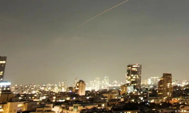 Irã rompe cessar-fogo e lança mísseis contra Israel