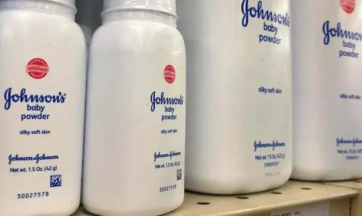 J&J oferece US$ 5 bi para encerrar casos envolvendo talco 