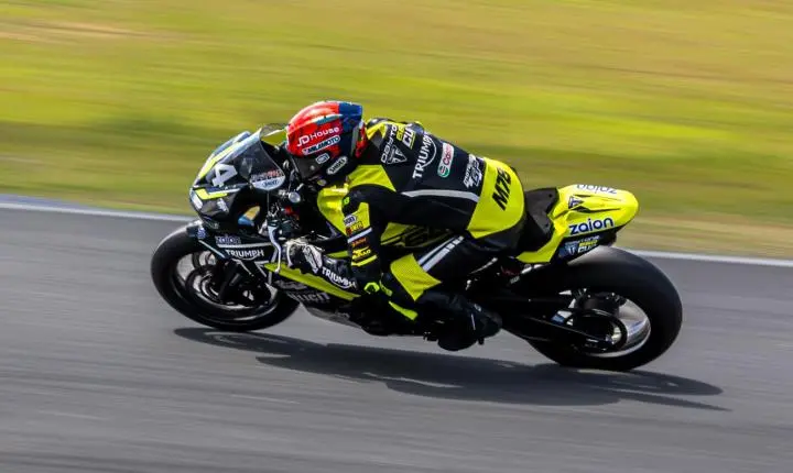 João Carneiro vence em Interlagos e amplia liderança da Daytona 660 Cup