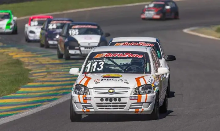 João Guimarães encara novo desafio em Interlagos defendendo a liderança da Super na STR