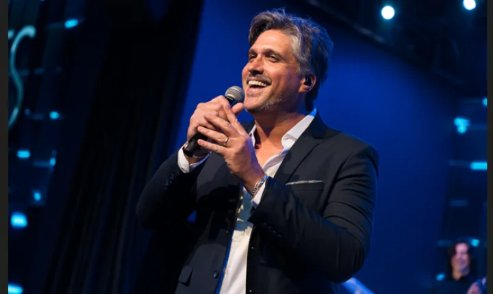 Leo Chaves faz show de encerramento de evento sobre cigarro eletrônico nesta quinta em Uberlândia