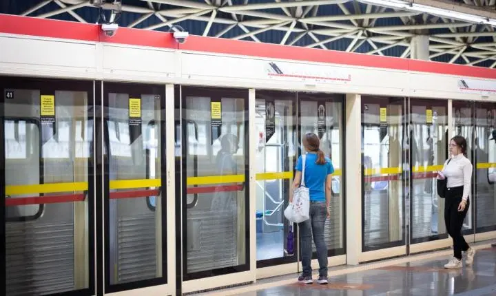 Metrô terá operação 24 horas neste fim de semana e esquema especial no feriado  