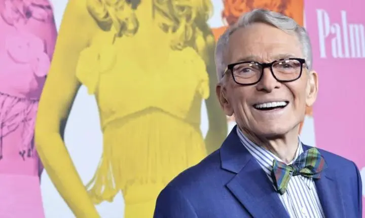 Morre Bob Mackie, estilista que vestiu Madonna e Elton John, aos 87 anos 