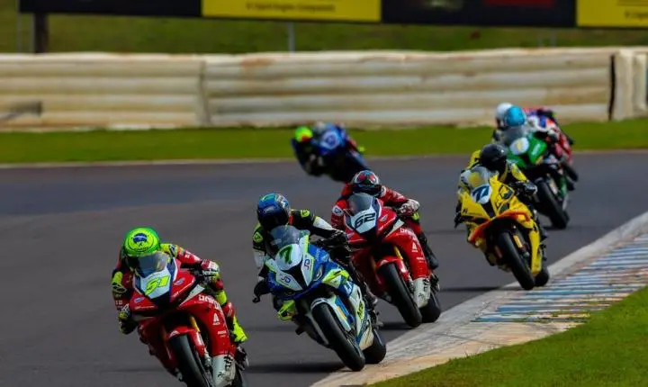 MOTO1000GP reúne mais de 130 pilotos e sete categorias neste sábado em Interlagos