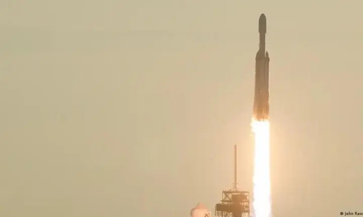 Nasa lança novo telescópio capaz de mapear o universo 