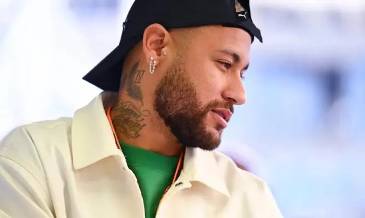 Neymar anuncia que não joga mais pela seleção