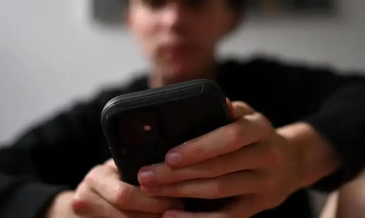 Nova Zelândia discute banir redes para menores de 16 anos 