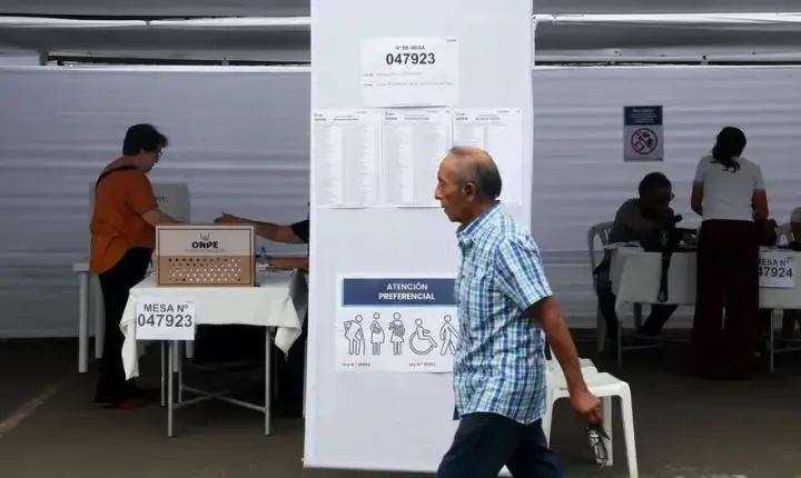 Peru tem disputa acirrada em eleição presidencial