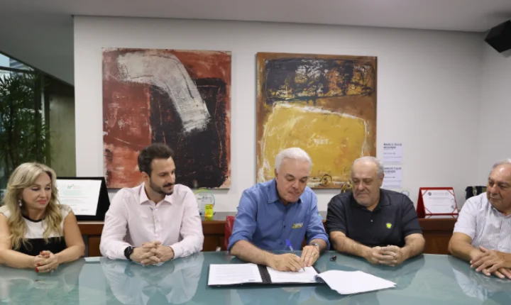 Prefeitura e Praia Clube firmam parceria através do Programa Uberlândia de Portas Abertas para o Esporte e Lazer