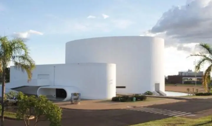 Prefeitura sanciona lei que denomina espaço público e cultural como Teatro Municipal de Uberlândia Odelmo Leão