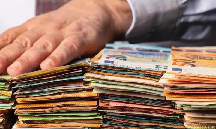 Quase 2 milhões de pessoas viraram milionárias em 2025