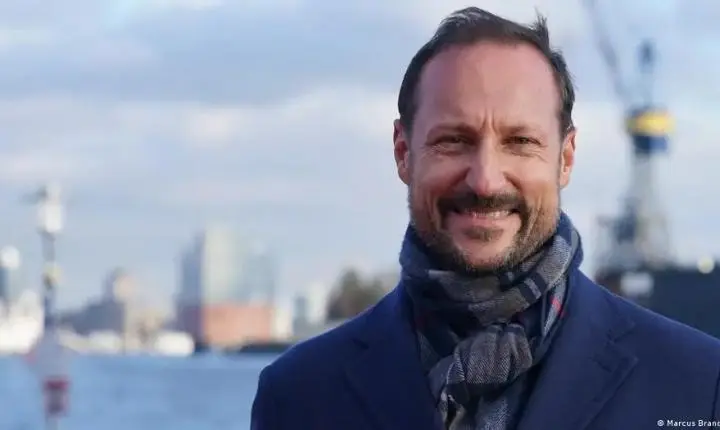 Quem é Haakon 8º, o novo rei da Noruega