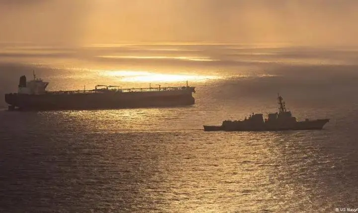 Reabertura de Ormuz não deve encerrar crise do petróleo
