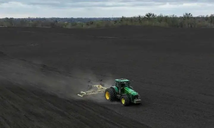 Recrutamento militar esvazia campos agrícolas na Ucrânia