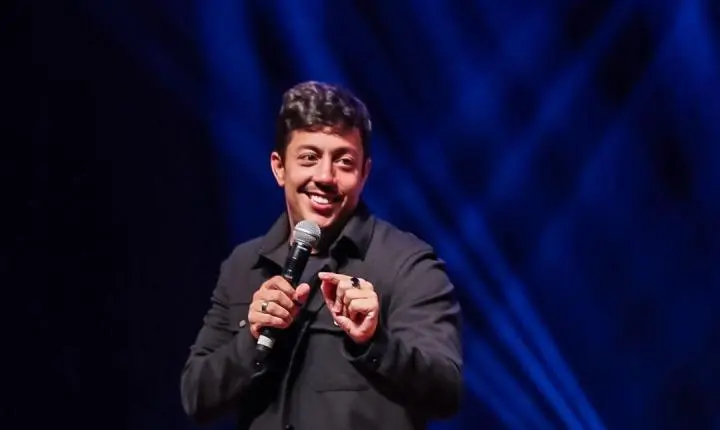 Renato Albani apresenta últimas sessões de “Testando Piadas” na Grande São Paulo neste final de semana