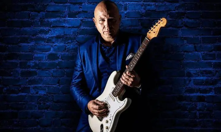 Robson Farah mergulha na obra de Nelson Motta na estreia carioca da turnê do seu novo show, 