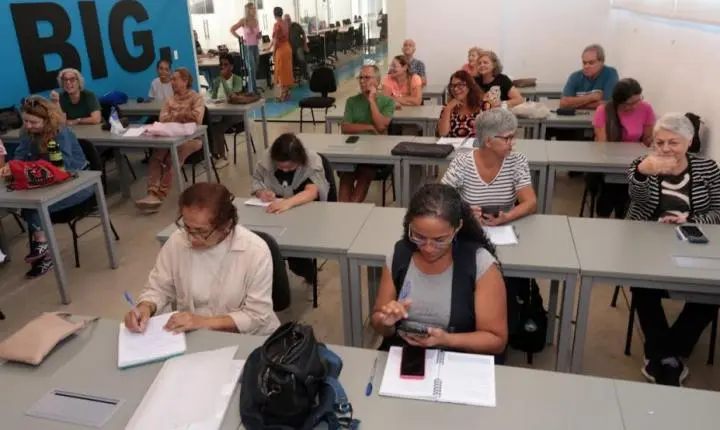 Santos abre 130 vagas em curso gratuito de tecnologia e segurança digital para público 50+