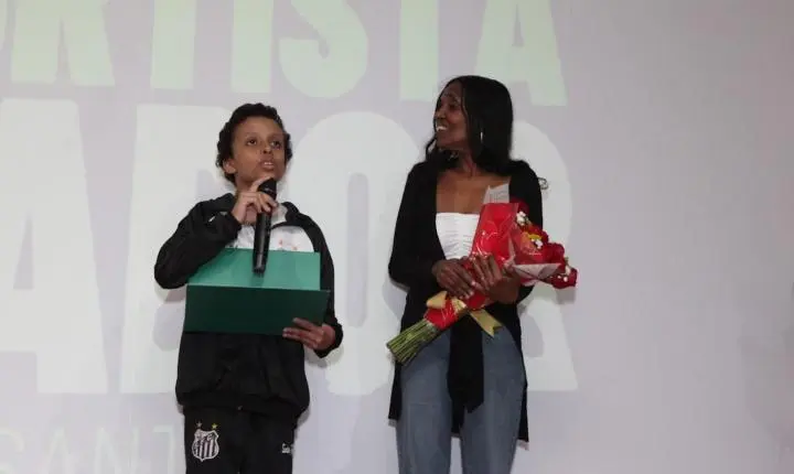 Santos homenageia ícones do esporte e celebra legado que inspira gerações
