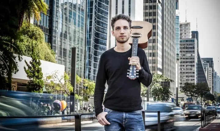 SESI Santos celebra os 50 anos do primeiro álbum de Cartola com show de Fabio Cadore